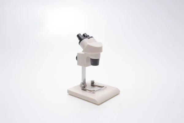 Skali Mikroskopu Optycznego Białym Tylnym Podłożu — Zdjęcie stockowe
