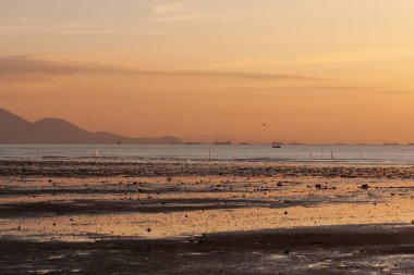 1 Temmuz 2006 'da Ha Pak Nai' de güneş battı. 