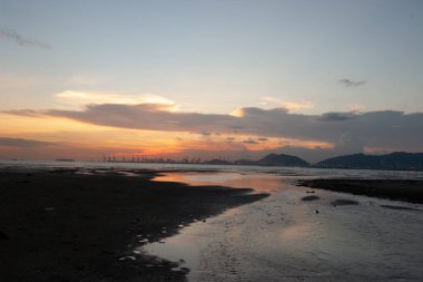 1 Temmuz 2006 plaj ve deniz gün batımı Pak Nai, Hong Kong