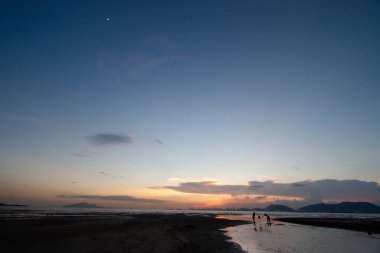 1 Temmuz 2006 plaj ve deniz gün batımı Pak Nai, Hong Kong