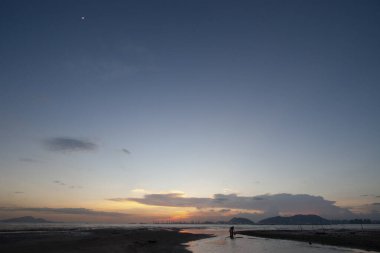 1 Temmuz 2006 plaj ve deniz gün batımı Pak Nai, Hong Kong