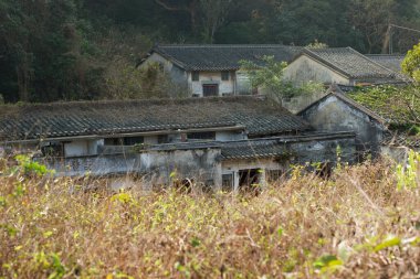 Sha Lo Tung Cheung Uk, Köydeki eski evler