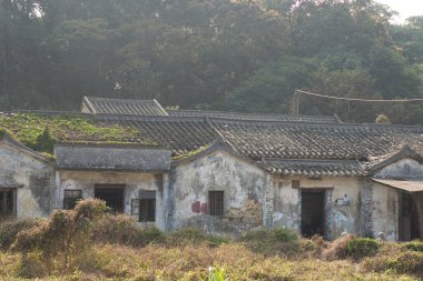 Sha Lo Tung Cheung Uk, Köydeki eski evler