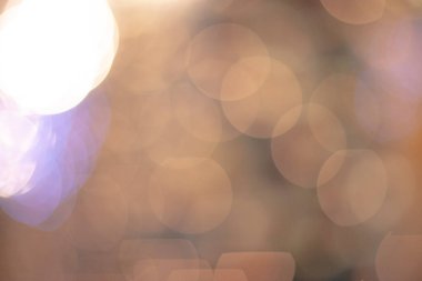 Şenlikli Noel ışıkları arka planda. ışık ve altın çözünmüş doku.