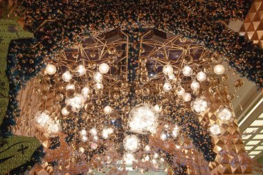 2 Aralık 2006 'da büyük bir alışveriş merkezindeki salonun Noel süslemeleri.