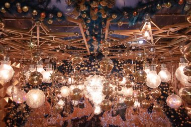 2 Aralık 2006 'da büyük bir alışveriş merkezindeki salonun Noel süslemeleri.