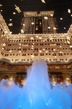 2 Aralık 2006 Noel Baba, Peninsula Otel 'de aydınlatma süslemeleri.