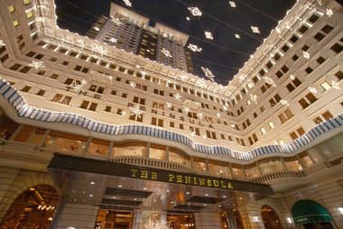 2 Aralık 2006 Noel Baba, Peninsula Otel 'de aydınlatma süslemeleri.