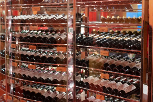 Chinese Restaurant Show Glass Wine Cellar April 2006 — Stock Photo, Image