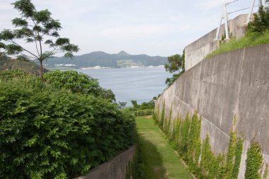 17 Haziran 2006 Granit Taş 'ın yanındaki hap kutuları, hk