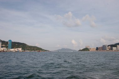 17 Haziran 2006 Hung Kong 'daki Kowloon Körfezi ufuk çizgisi.