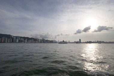 17 Haziran 2006 Hung Kong 'daki Kowloon Körfezi ufuk çizgisi.