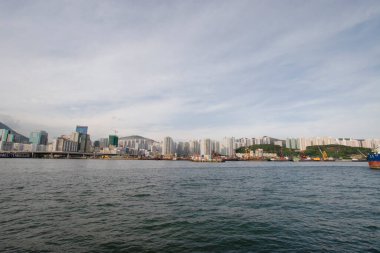 17 Haziran 2006 Hung Kong 'daki Kowloon Körfezi ufuk çizgisi.