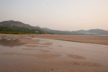 13 Aug 2006 Pak Nai, one of the oyster farm in Hong Kong. Y