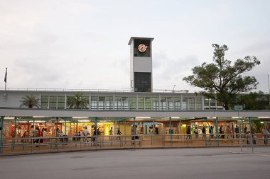 31 Aug 2006 The 3rd generation Pier at Edinburgh Place