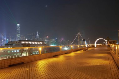 28 Ekim 2006 Çin Feribot Terminali 'nin çatı bahçesinde Noel ışıkları