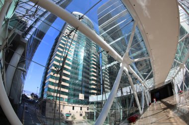 26 Aralık 2020, modern üstgeçit, ışık ve cam cephe tasarımı tünel üstgeçişi 