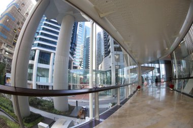 26 Aralık 2020, modern üstgeçit, ışık ve cam cephe tasarımı tünel üstgeçişi 