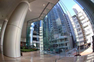 26 Aralık 2020 Modern ofis binasının boş salonu.