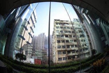 26 Aralık 2020 Modern ofis binasının boş salonu.