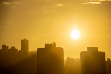 26 Aralık 2020, Sheung Wan, Hong Kong 'un batımı.