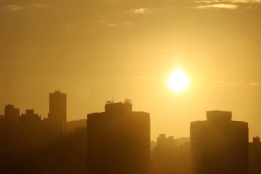 26 Aralık 2020, Sheung Wan, Hong Kong 'un batımı.