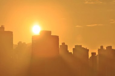 26 Aralık 2020, Sheung Wan, Hong Kong 'un batımı.