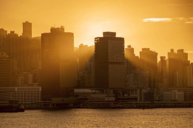 26 Aralık 2020, Sheung Wan, Hong Kong 'un batımı.