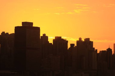 26 Aralık 2020, Hong Kong adasının güneş batımı.