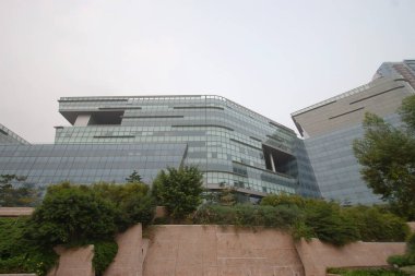 15 oct 2006 the Modern courtyard at the Cyberport , hk