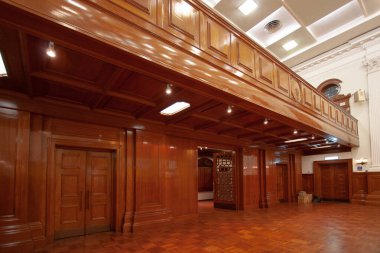 21 Ekim 2006 Rönesans tarzında granit sütunlar tarafından desteklenmektedir..