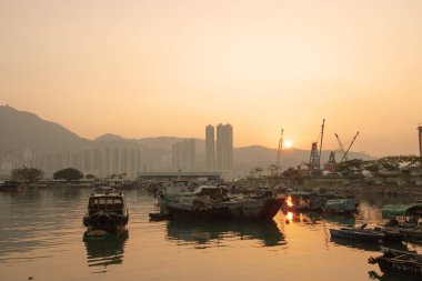 4 Kasım 2006 Sam Ka Tsuen Tayfun Sığınağı 'nda gün batımı