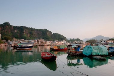 Sam Ka Tsuen Tayfun Sığınağı, Hong Kong, 4 Kasım 2006 