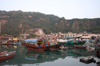 Sam Ka Tsuen Tayfun Sığınağı, Hong Kong, 4 Kasım 2006 