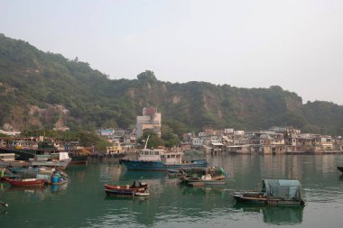 Sam Ka Tsuen tayfun sığınağında 12 Kasım 2006