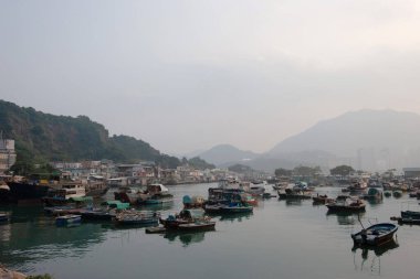 Sam Ka Tsuen tayfun sığınağında 12 Kasım 2006