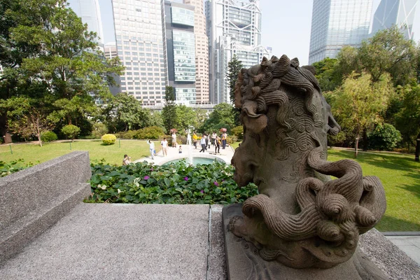 Nov 2006 Statue Lion Long Passerelle Government House — Photo