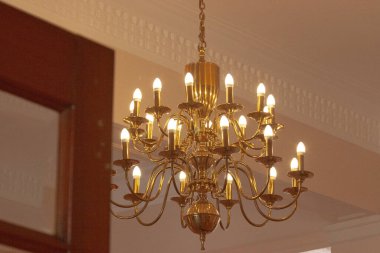 12 Kasım 2006 kristal avize odası tavan lambası ev ışığı.