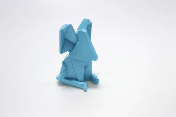 白い紙に隔離された青い紙から折り紙マウス — ストック写真