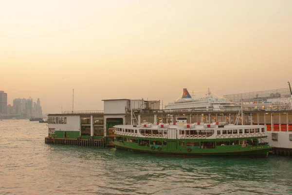 Een Ster Veerboot Verlaat Tsim Sha Tsui Pier Kowloon Central — Stockfoto