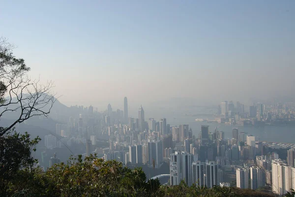  25 Aralık 2006 'da Jardines Gözcü' den Hong Kong Skyline görüntüsü