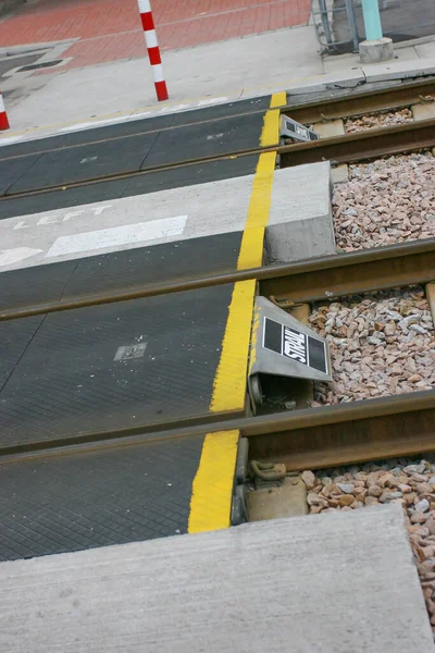 March 2005 Outdoor Street View Level Crossing Railway Barrier Red — ストック写真