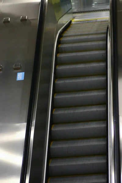 Marzo 2005 Empty Escalators Modern Building Coperto — Foto Stock