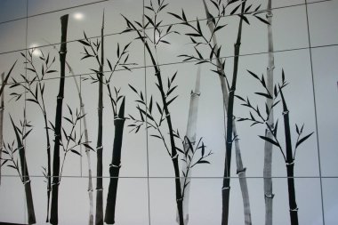 Bambu gövde yüzeyinde desen oluşturur