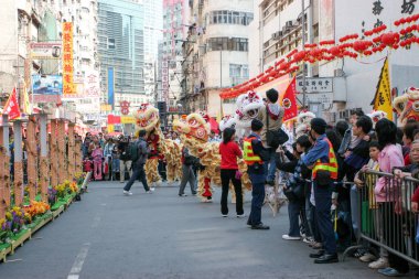 20 Mart 2005 Tai Kok Tsui Tapınağında aslan dansı