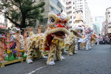 20 Mart 2005 Tai Kok Tsui Tapınağında aslan dansı