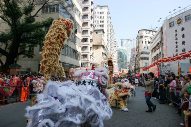 20 Mart 2005 Tai Kok Tsui Tapınağında aslan dansı