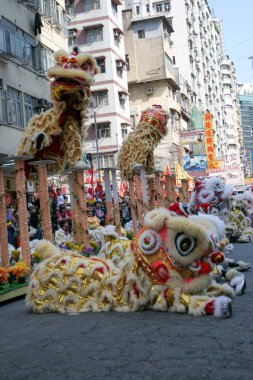 20 Mart 2005 Tai Kok Tsui Tapınağında aslan dansı