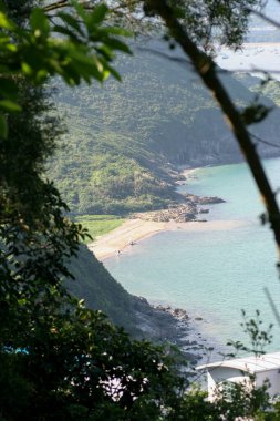 22 May 2005 the rock coast naer the hkust Pier