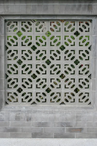 16 April 2005 the Chinese pattern in wall, Lingnan Garden, hk